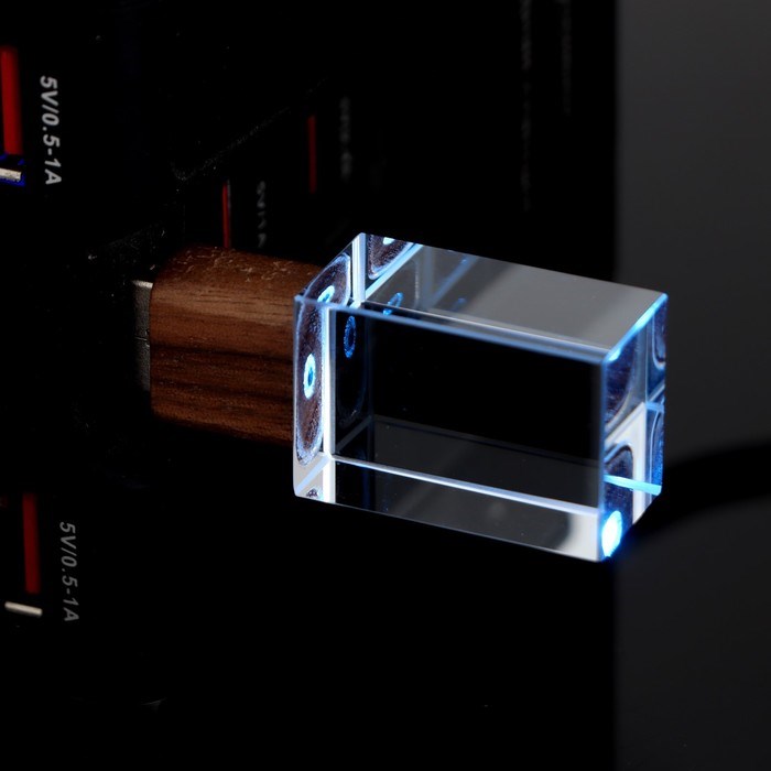 Флешка E 310 Dark Wood, 16 ГБ, USB2.0,чт до 25 Мб/с,зап до 15 Мб/с, синяя подсветка - фото 51371843 Флешка E 310 Dark Wood, 16 ГБ, USB2.0,чт до 25 Мб/с,зап до 15 Мб/с, синяя подсветка - фото 51371843