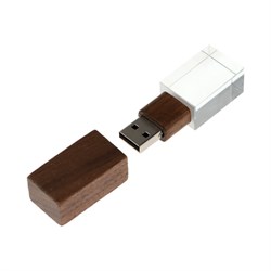 Флешка E 310 Dark Wood, 16 ГБ, USB2.0,чт до 25 Мб/с,зап до 15 Мб/с, красная подсветка - фото 51384739